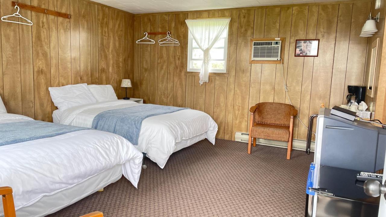 Rachel'S Motel And Cottages Surrey Exteriör bild