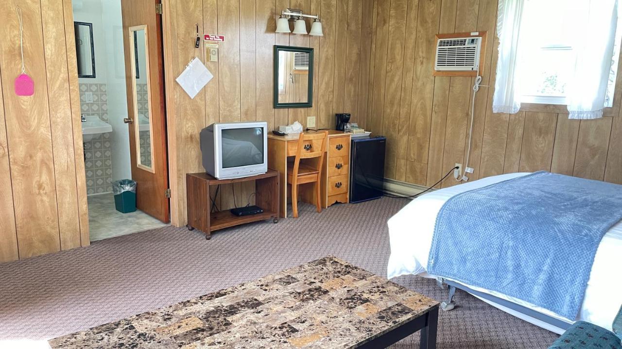 Rachel'S Motel And Cottages Surrey Exteriör bild